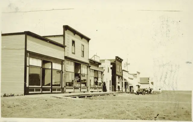 Main Street, Brownlee